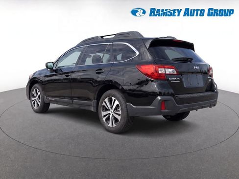 Used 2018 Subaru Outback 3.6R Limited AWD/4WD image 3
