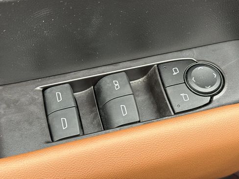 Used 2024 GMC Canyon AT4 w/ Technology Package image 13