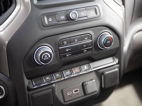 Used 2023 Chevrolet Silverado 1500 Custom image 15