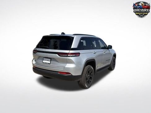 New 2026 Jeep Grand Cherokee Altitude AWD/4WD image 5