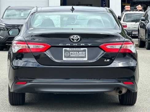 Used 2019 Toyota Camry LE FWD image 5