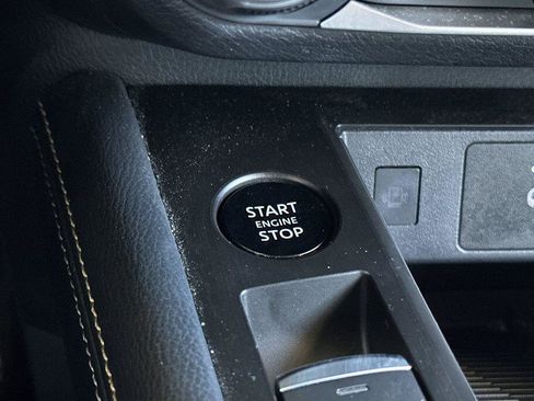 Used 2025 Nissan Kicks SV AWD/4WD image 22
