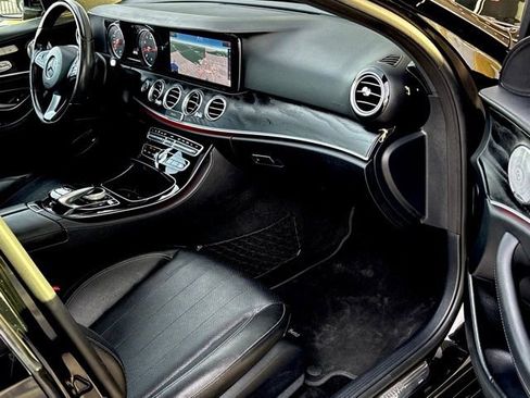 Used 2017 Mercedes-Benz E 300 image 35
