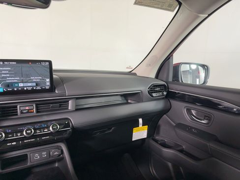 New 2025 Honda Pilot Touring image 29