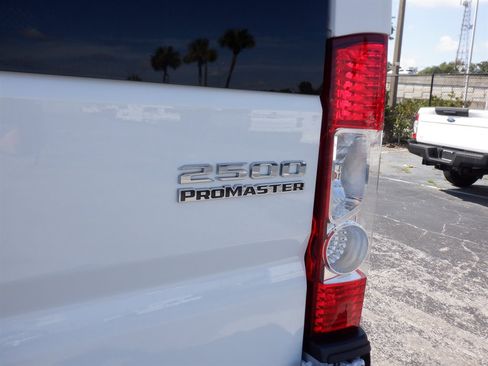 Used 2025 RAM ProMaster 2500 w/ U-Haul Equipment Group FWD image 5