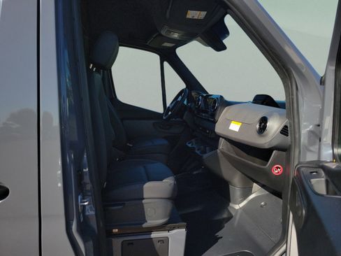 Used 2026 Mercedes-Benz Sprinter 2500 image 8