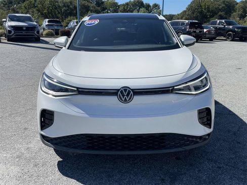 Used 2023 Volkswagen ID.4 Pro image 2