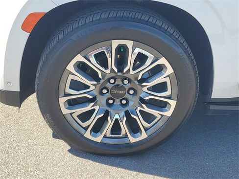 Used 2023 GMC Yukon XL Denali Ultimate image 36