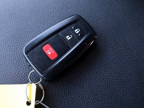 Used 2023 Toyota RAV4 XLE image 36