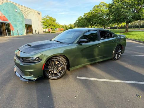 Used 2019 Dodge Charger R/T w/ Plus Group RWD image 17