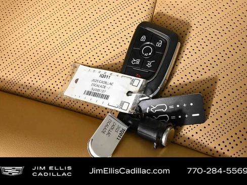 New 2025 Cadillac Escalade IQ Luxury 2 image 28