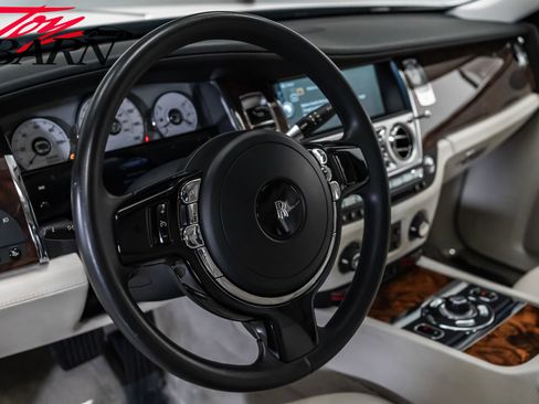 Used 2012 Rolls-Royce Ghost Extended Wheelbase image 28