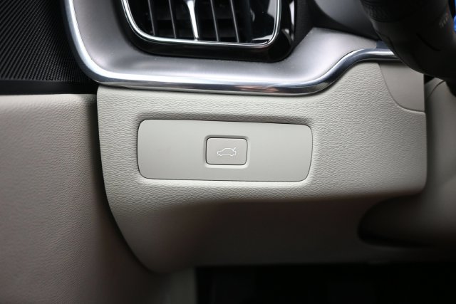 Used 2024 Volvo XC60 B5 Core w/ Climate Package AWD/4WD image 26