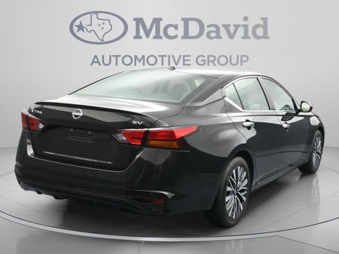 Used 2024 Nissan Altima 2.5 SV FWD image 8