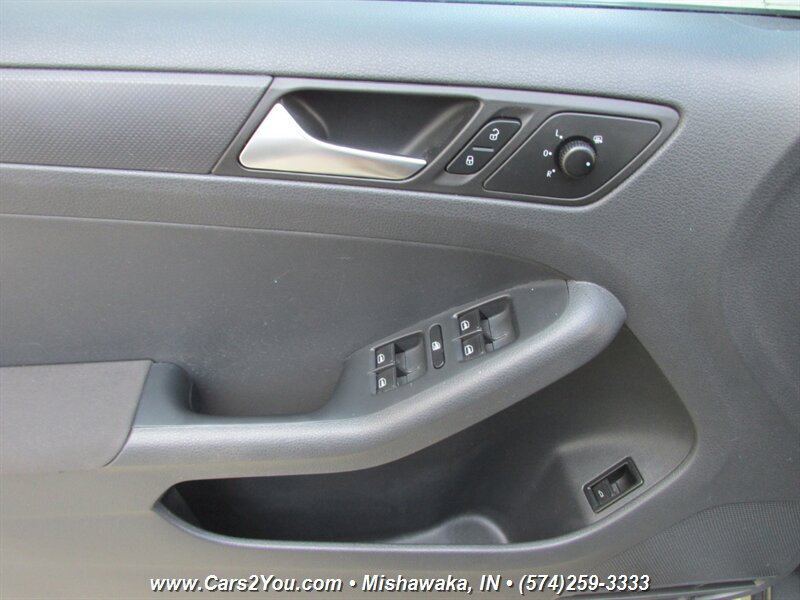 Used 2011 Volkswagen Jetta Sedan FWD image 5