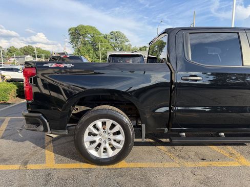 Used 2021 Chevrolet Silverado 1500 Custom AWD/4WD image 12
