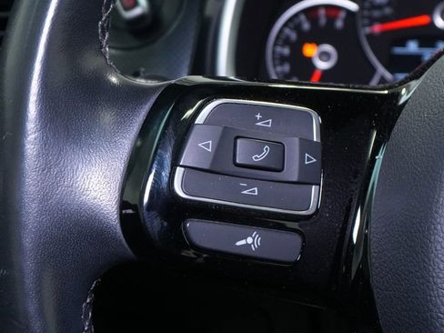 Used 2012 Volkswagen Beetle Turbo FWD image 32