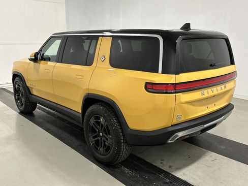 Used 2023 Rivian R1S Adventure AWD/4WD image 3