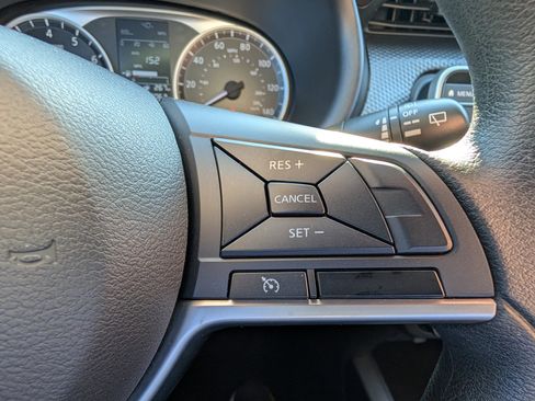 Used 2020 Nissan Kicks S image 26