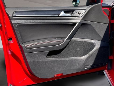 Used 2017 Volkswagen GTI Sport image 20