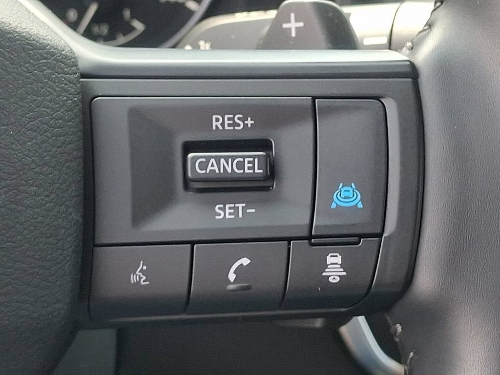 Used 2025 Nissan Rogue SV AWD/4WD image 22
