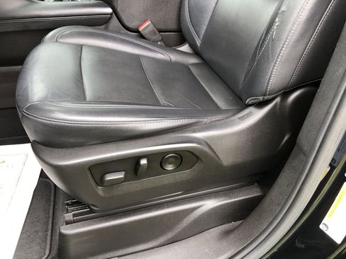 Used 2021 Chevrolet Suburban LT w/ LT Signature Plus Package image 16