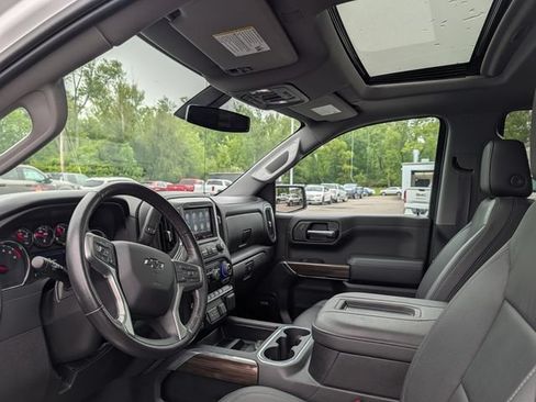 Used 2022 Chevrolet Silverado 1500 RST AWD/4WD image 3