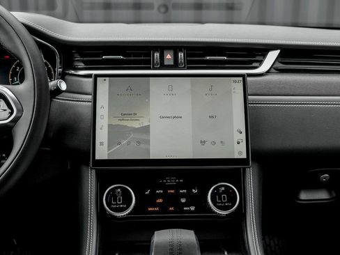 New 2026 Jaguar F-PACE R-Dynamic S image 18