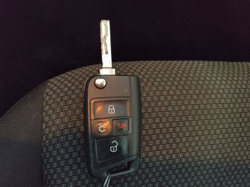 Used 2020 Volkswagen Jetta R-Line FWD image 32