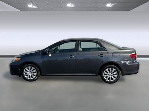 Used 2012 Toyota Corolla LE image 2