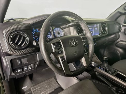 Used 2021 Toyota Tacoma TRD Off-Road AWD/4WD image 8