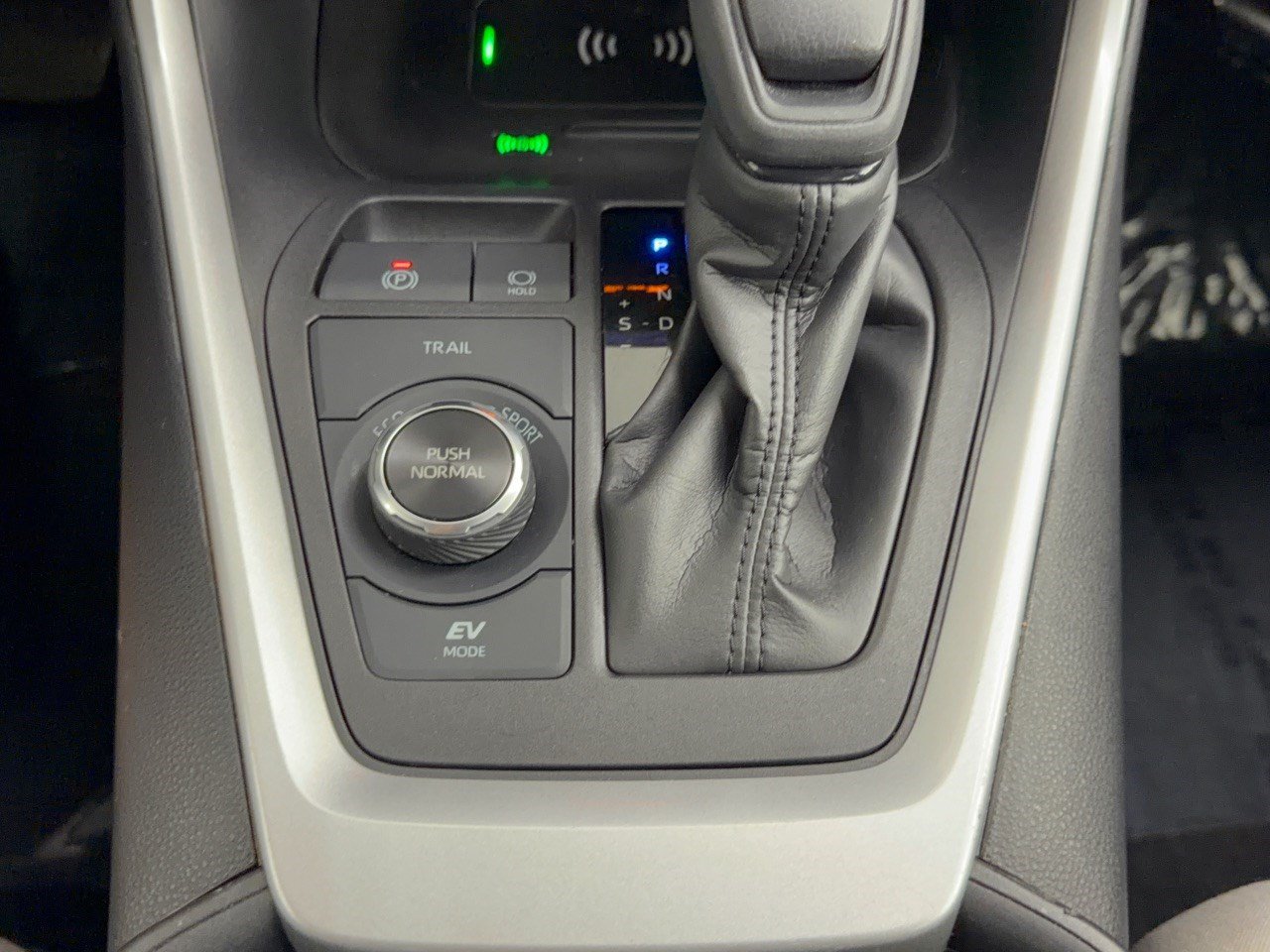 Used 2024 Toyota RAV4 XLE AWD/4WD image 22