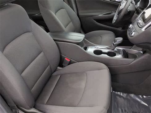 Used 2023 Chevrolet Malibu LT image 24