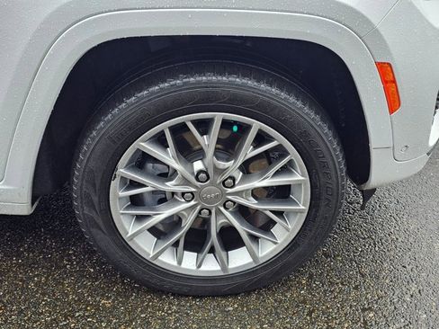 Used 2022 Jeep Grand Cherokee Summit w/ Advanced Protech Group IV image 9