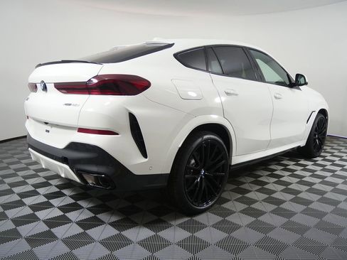 New 2026 BMW X6 xDrive40i image 3