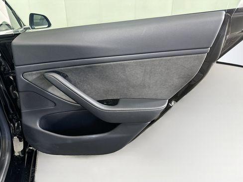 Used 2018 Tesla Model 3 Long Range RWD image 27