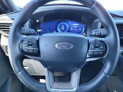 Used 2024 Ford Explorer Platinum w/ Technology Package image 34