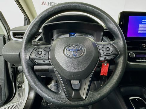 Used 2025 Toyota Corolla LE image 15