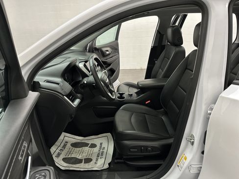 Used 2022 GMC Terrain SLT w/ Infotainment Package II AWD/4WD image 18