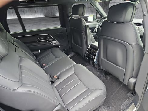 New 2025 Land Rover Range Rover Long Wheelbase SE image 11