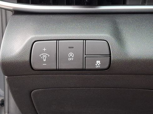 Used 2026 Hyundai Elantra SE FWD image 25