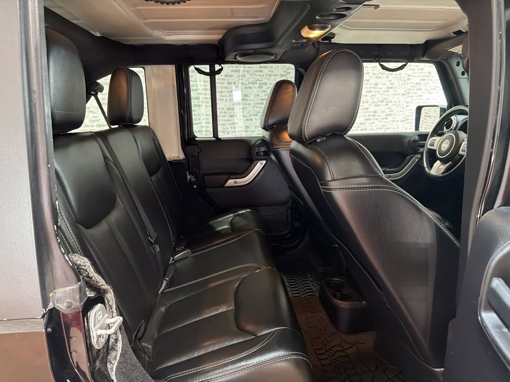 Used 2014 Jeep Wrangler Unlimited Rubicon AWD/4WD image 11