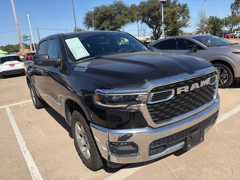 Used 2025 RAM 1500 Big Horn AWD/4WD image 4