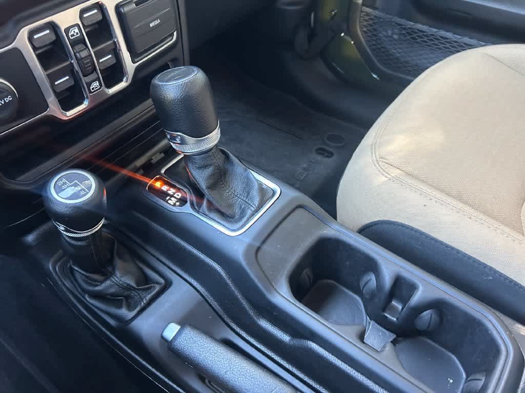 Used 2023 Jeep Gladiator Sport AWD/4WD image 18