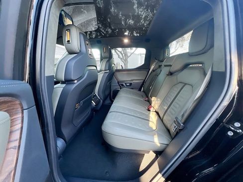 Used 2022 Rivian R1T Adventure image 27