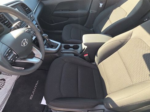 Used 2019 Hyundai Elantra SE w/ Cargo Package image 21