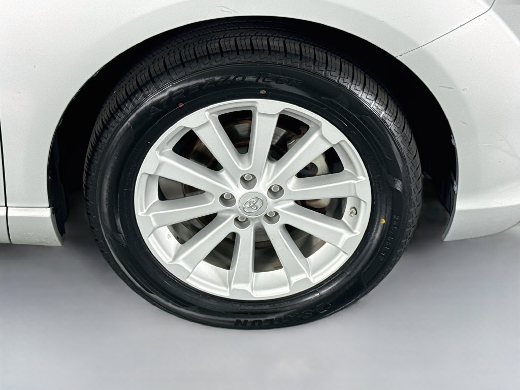Used 2012 Toyota Venza XLE w/ XLE Premium Pkg AWD/4WD image 13