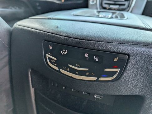 Used 2020 Cadillac Escalade Premium Luxury image 30