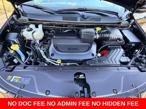 Used 2025 Chrysler Pacifica Limited FWD image 10