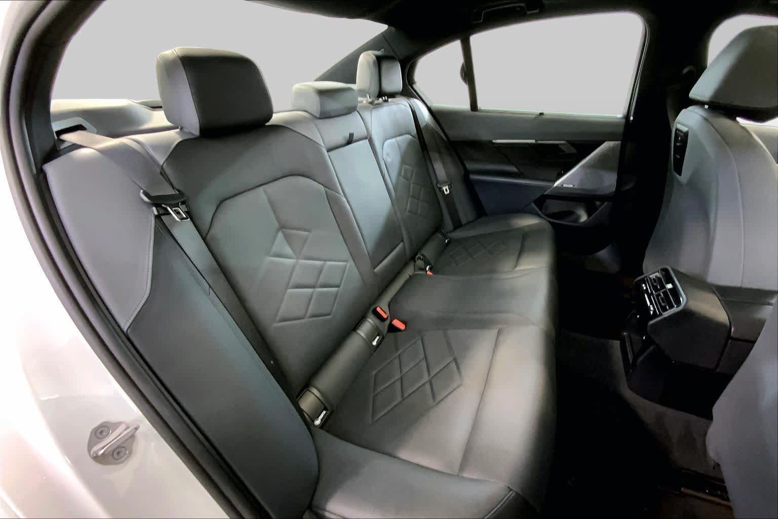 Used 2024 BMW 540i xDrive w/ Executive Package AWD/4WD image 19